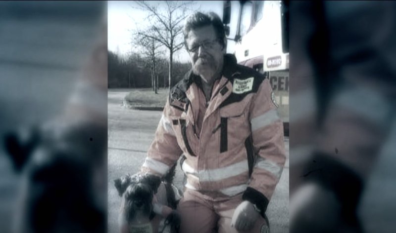 Bärgar-Berra med bärgarhunden Doris som gick bort förra året. Bärgar-Berra med bärgarhunden Doris som gick bort förra året.